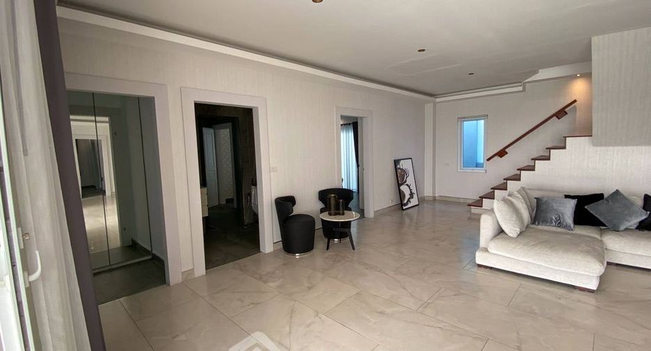 For sale 7 bedrooms villa in Bang Lamung, Chonburi