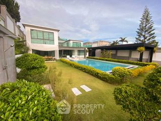 For sale 7 bedrooms villa in Bang Lamung, Chonburi