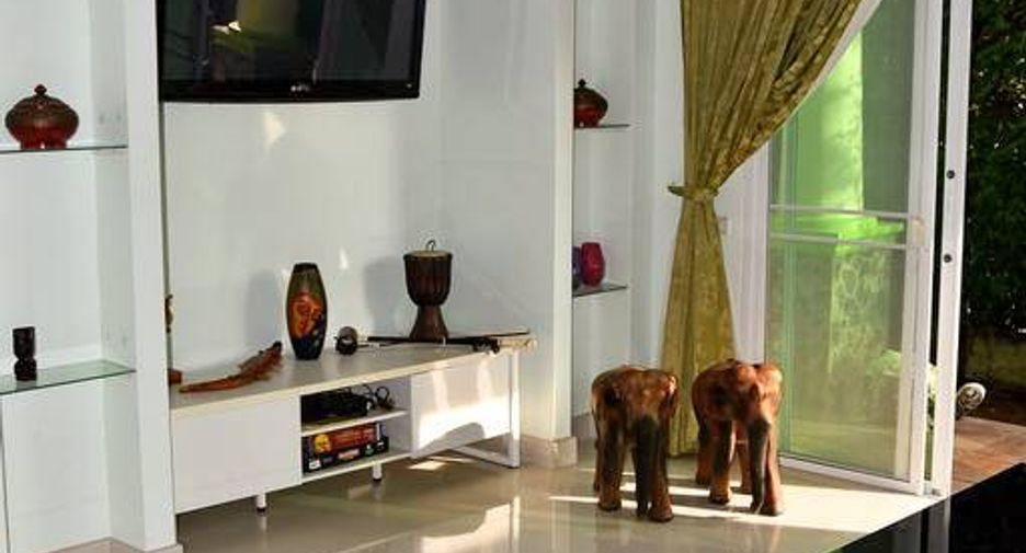 For sale 6 bedrooms house in Huay Yai, Pattaya