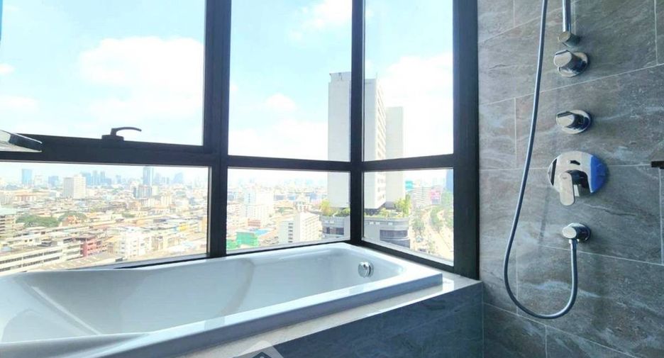 For sale 2 bedrooms condo in Huai Khwang, Bangkok