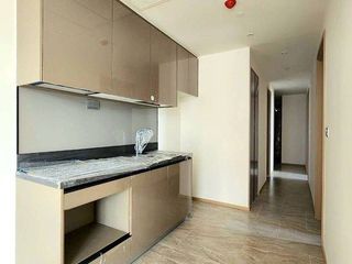 À vendre 2 chambres condo à Huai Khwang, Bangkok