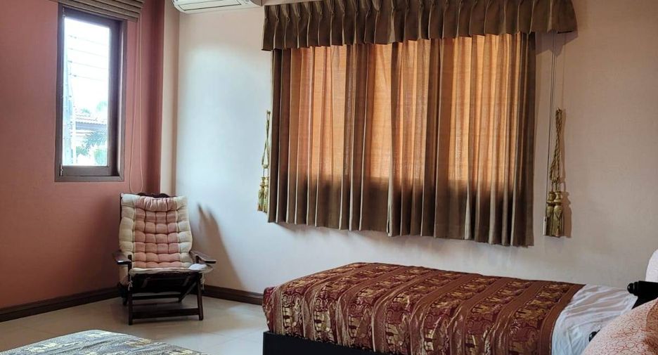 For sale 4 bedrooms house in Huay Yai, Pattaya