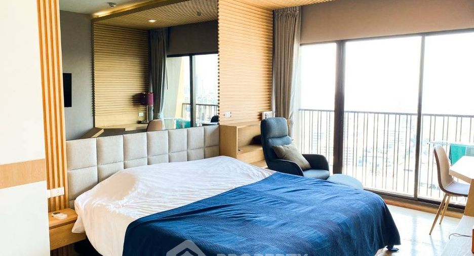 For sale 1 bed condo in Khlong Toei, Bangkok