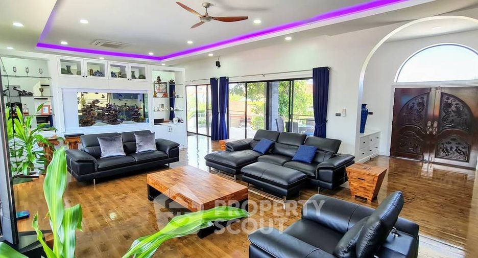 Villa en venta de 4 habitaciones en Bang Lamung, Chonburi