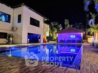 Villa zum Kauf mit 4 Zimmer in Bang Lamung, Chonburi