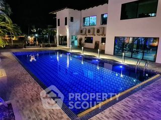 Villa zum Kauf mit 4 Zimmer in Bang Lamung, Chonburi
