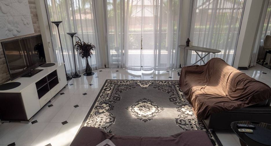 À vendre 4 chambres maison à East Pattaya, Pattaya