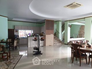 Продажа 4 спальни дом в Банг Ламунг, Чонбури