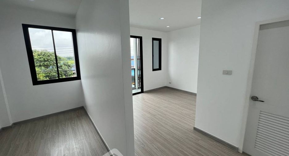 For sale 3 bedrooms house in Nong Chok, Bangkok