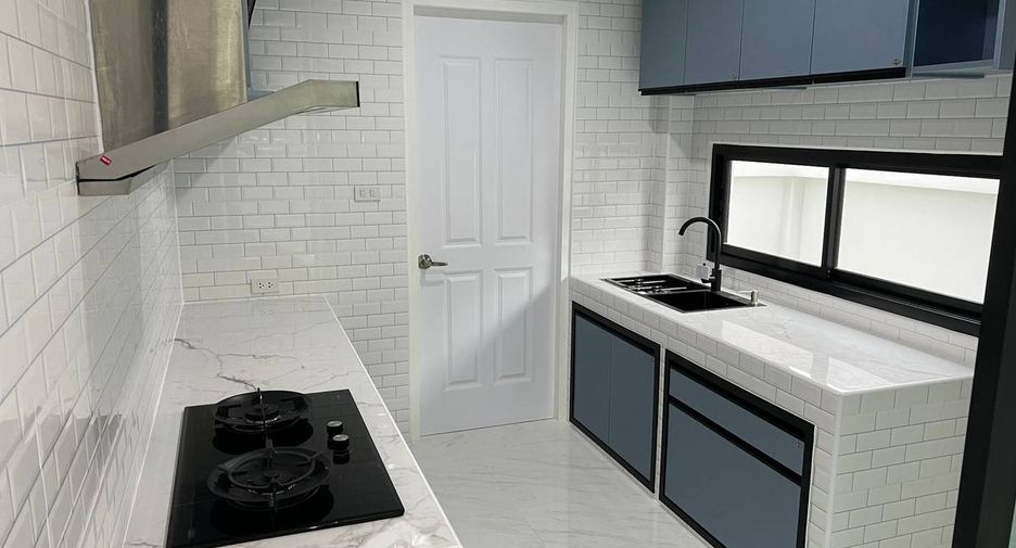 For sale 3 bedrooms house in Nong Chok, Bangkok
