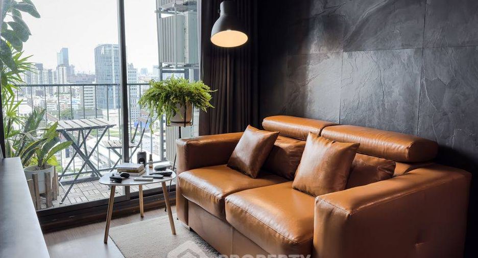 For sale 2 bedrooms condo in Phra Khanong, Bangkok