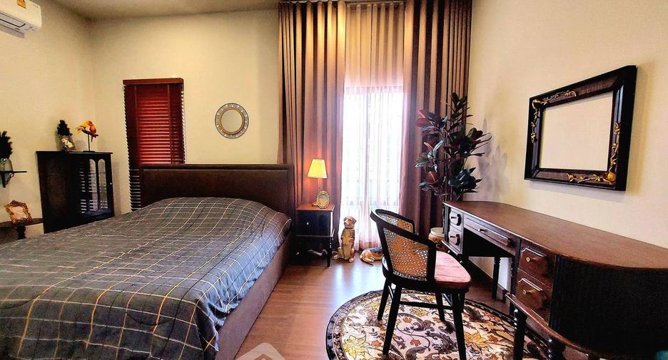 For rent and for sale 4 bedrooms house in Saphan Sung, Bangkok