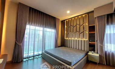 Haus zur Miete und zum Kauf mit 4 Zimmer in Saphan Sung, Bangkok