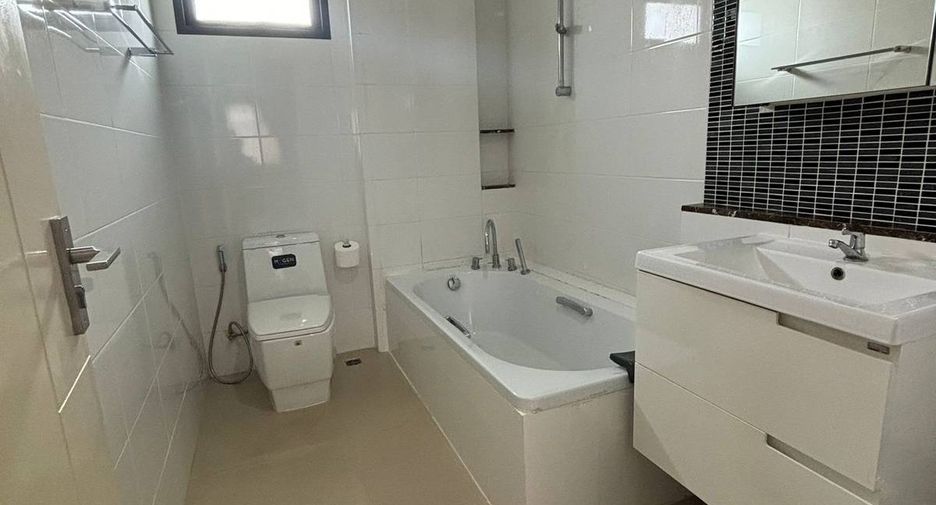 For sale 4 bedrooms house in Prawet, Bangkok