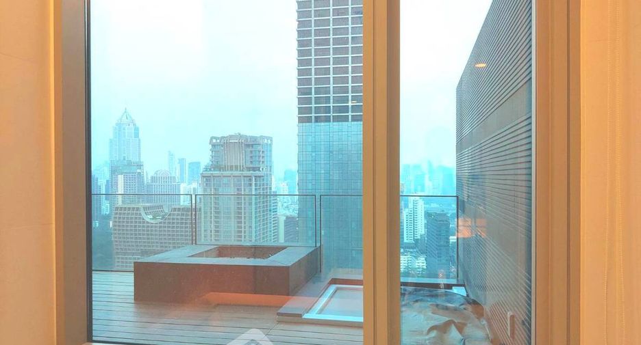 For sale 2 bedrooms condo in Pathum Wan, Bangkok