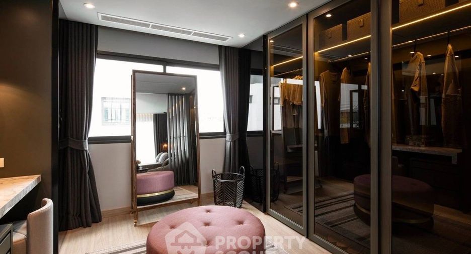 Reihenhaus zum Kauf mit 4 Zimmer in Lat Phrao, Bangkok
