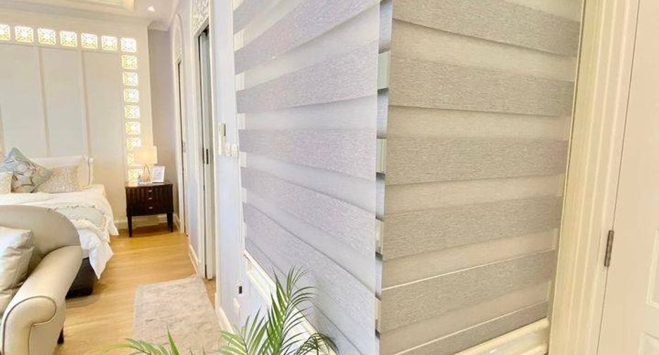 For sale 2 bedrooms condo in Khlong Toei, Bangkok