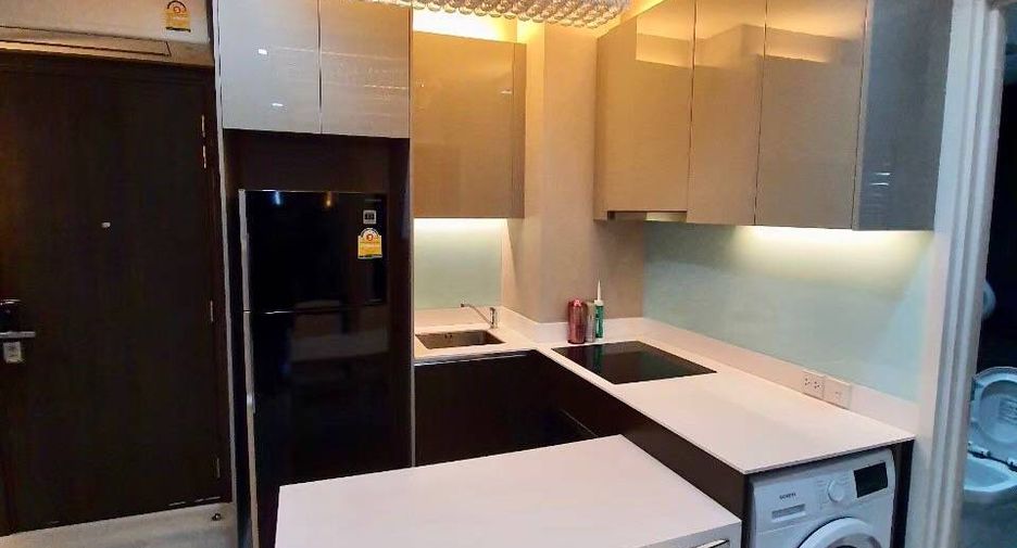 For sale 2 bedrooms condo in Phaya Thai, Bangkok