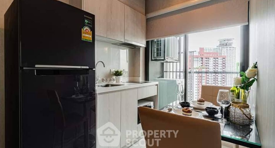 For sale 1 bed condo in Khlong Toei, Bangkok
