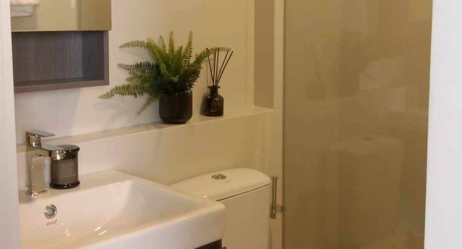 For sale 1 bed condo in Phra Khanong, Bangkok