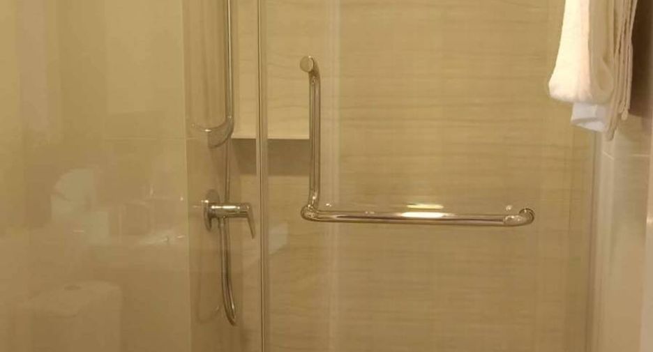 For sale 1 bed condo in Phra Khanong, Bangkok
