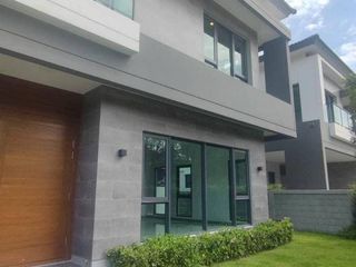 For sale 4 bedrooms house in Taling Chan, Bangkok