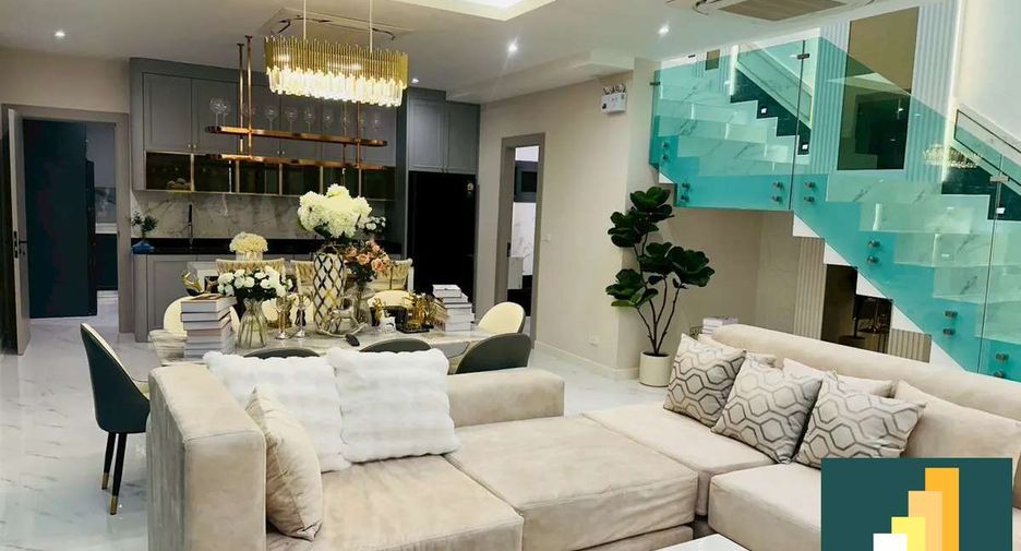 Casa en alquiler de 4 habitaciones en East Pattaya, Pattaya