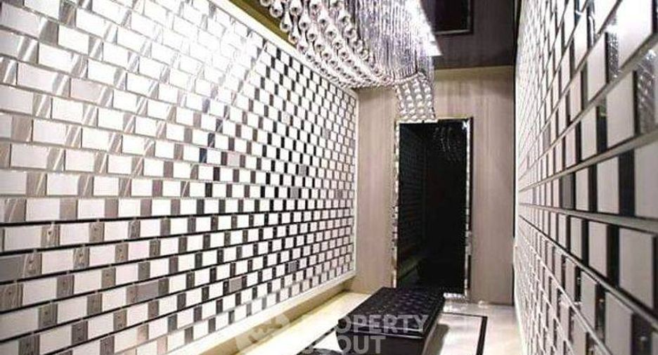 For sale 3 bedrooms condo in Watthana, Bangkok