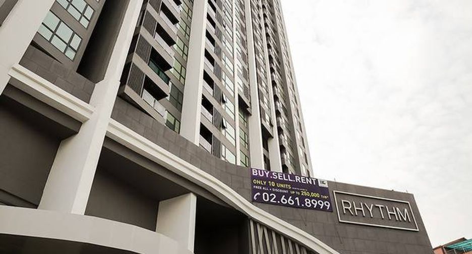 For sale 1 bed condo in Khlong Toei, Bangkok