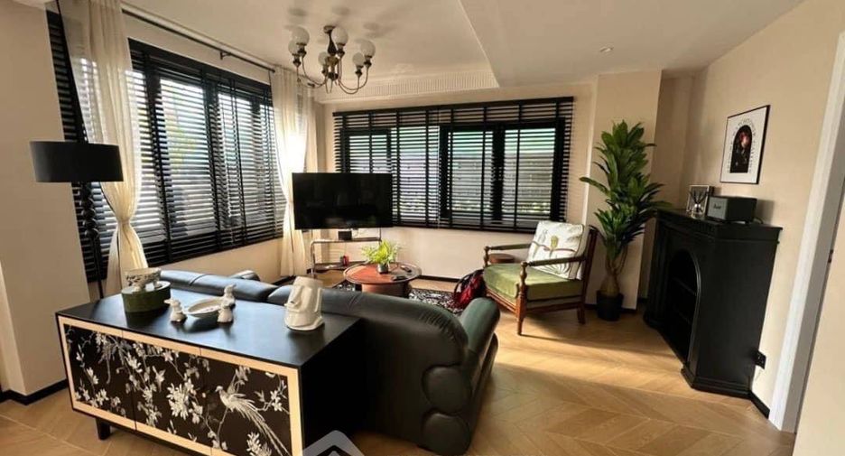 For sale 4 bedrooms villa in Bang Lamung, Chonburi