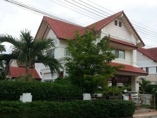 Haus zum Kauf mit 3 Zimmer in Si Racha, Chonburi