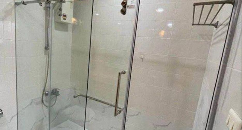 For sale 4 bedrooms condo in Watthana, Bangkok