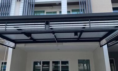 For sale 3 bedrooms townhouse in Suan Luang, Bangkok