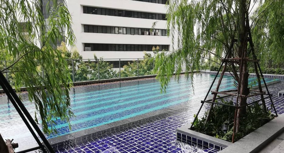 For sale 1 bed condo in Huai Khwang, Bangkok