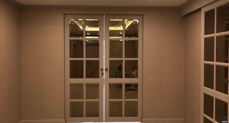 For sale 2 bedrooms condo in Bang Rak, Bangkok