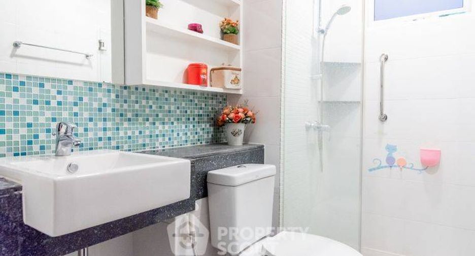 For sale 2 ベッドルーム condo in Khlong Toei, Bangkok