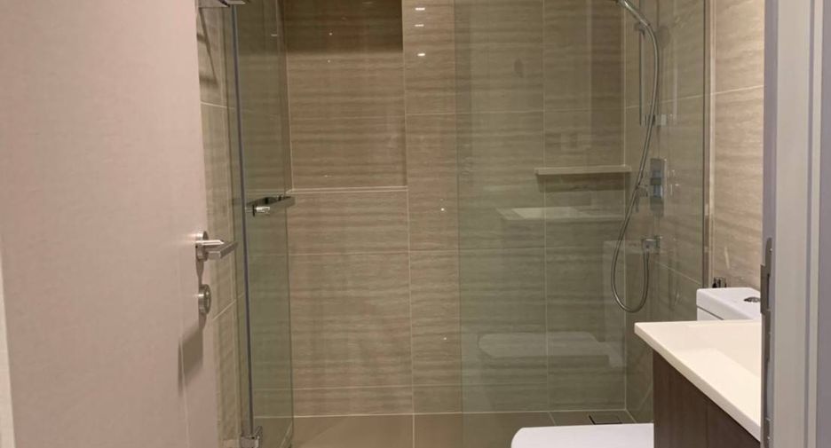 For sale 2 bedrooms condo in Huai Khwang, Bangkok