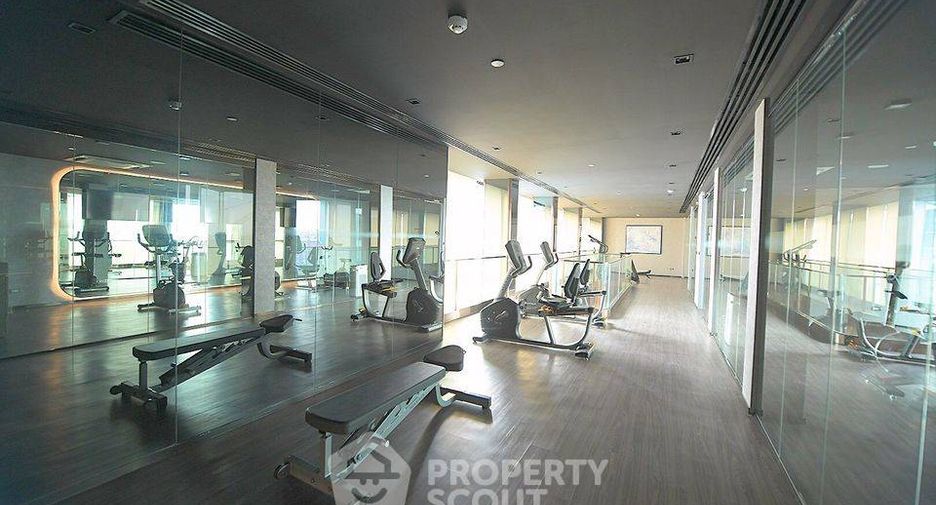For sale 2 bedrooms condo in Huai Khwang, Bangkok