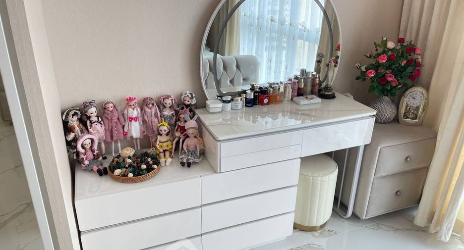 For sale 2 bedrooms condo in Sathon, Bangkok