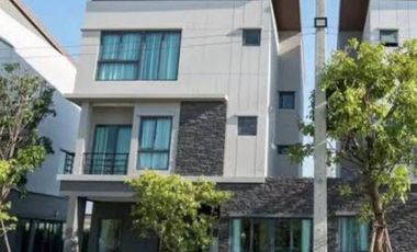 For sale 4 ベッドルーム house in Saphan Sung, Bangkok