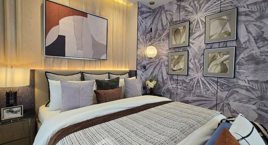 For sale 3 bedrooms condo in Phra Khanong, Bangkok