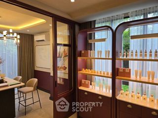 For sale 3 bedrooms condo in Phra Khanong, Bangkok