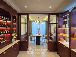 For sale 3 bedrooms condo in Phra Khanong, Bangkok