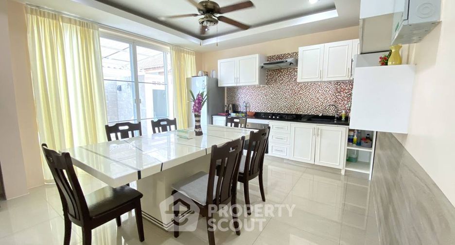 For sale 3 bedrooms villa in Jomtien, Pattaya