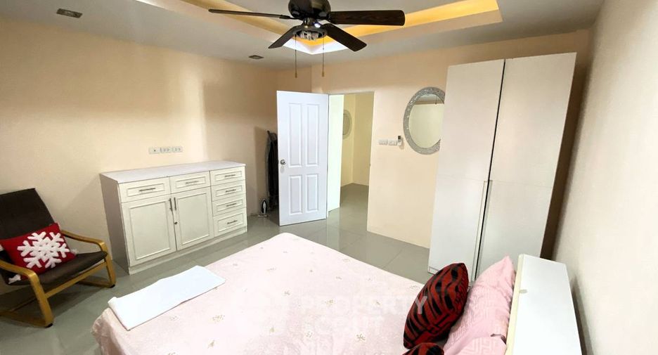 For sale 3 bedrooms villa in Jomtien, Pattaya