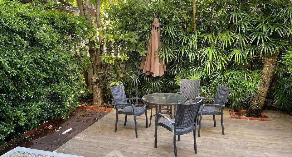 For sale 4 bedrooms house in Chatuchak, Bangkok