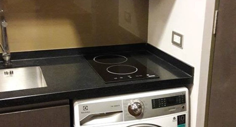 For sale 1 bed condo in Khlong Toei, Bangkok