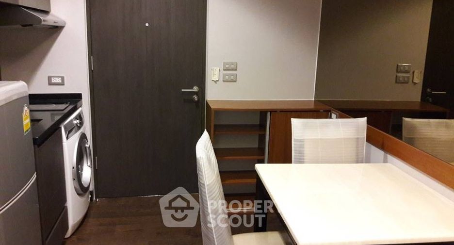 For sale 1 bed condo in Khlong Toei, Bangkok