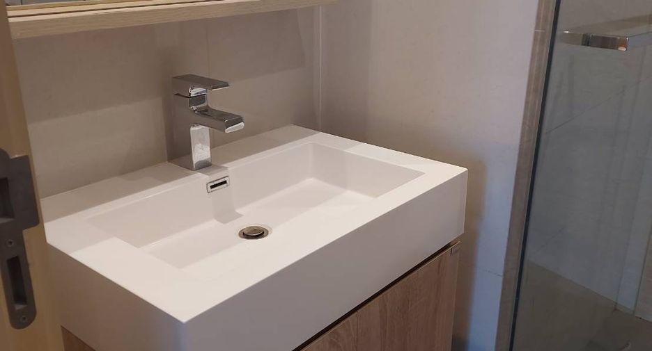 For sale 1 bed condo in Watthana, Bangkok