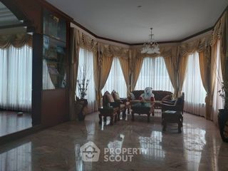Casa en alquiler y en venta de 4 habitaciones en Bang Lamung, Chonburi